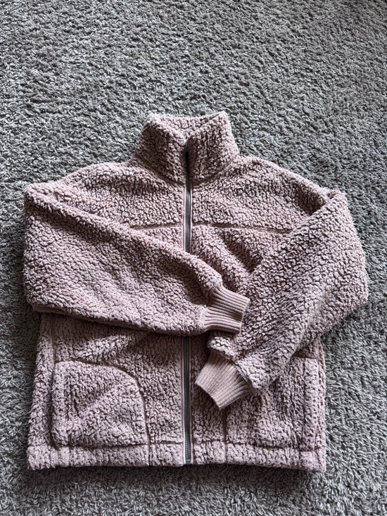 Abercrombie & Fitch Jackets & Blazers - Abercrombie & Fitch beige Sherpa Zip-Up Jacket